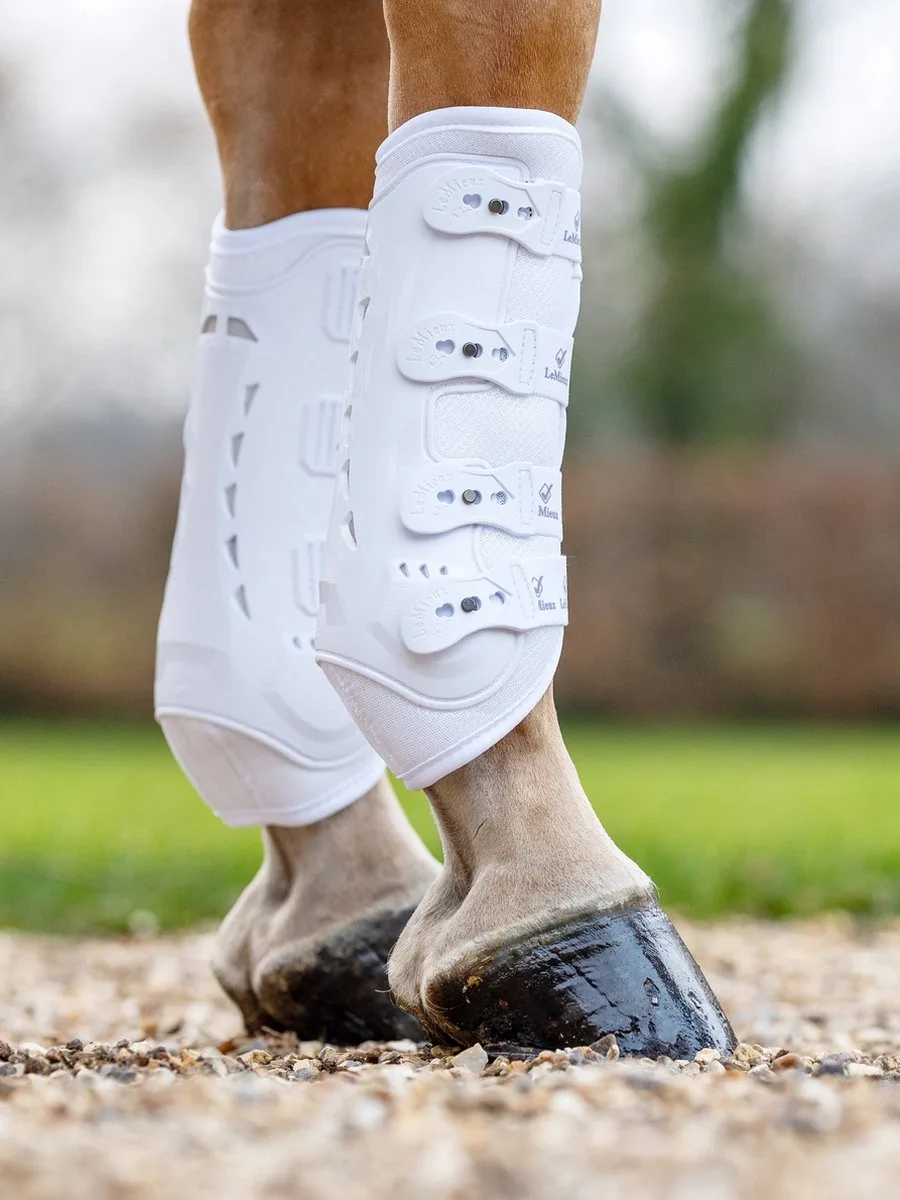 Beenbeschermers Lemieux Ultramesh Snug Boots Front van LeMieux in Grijs – productfoto