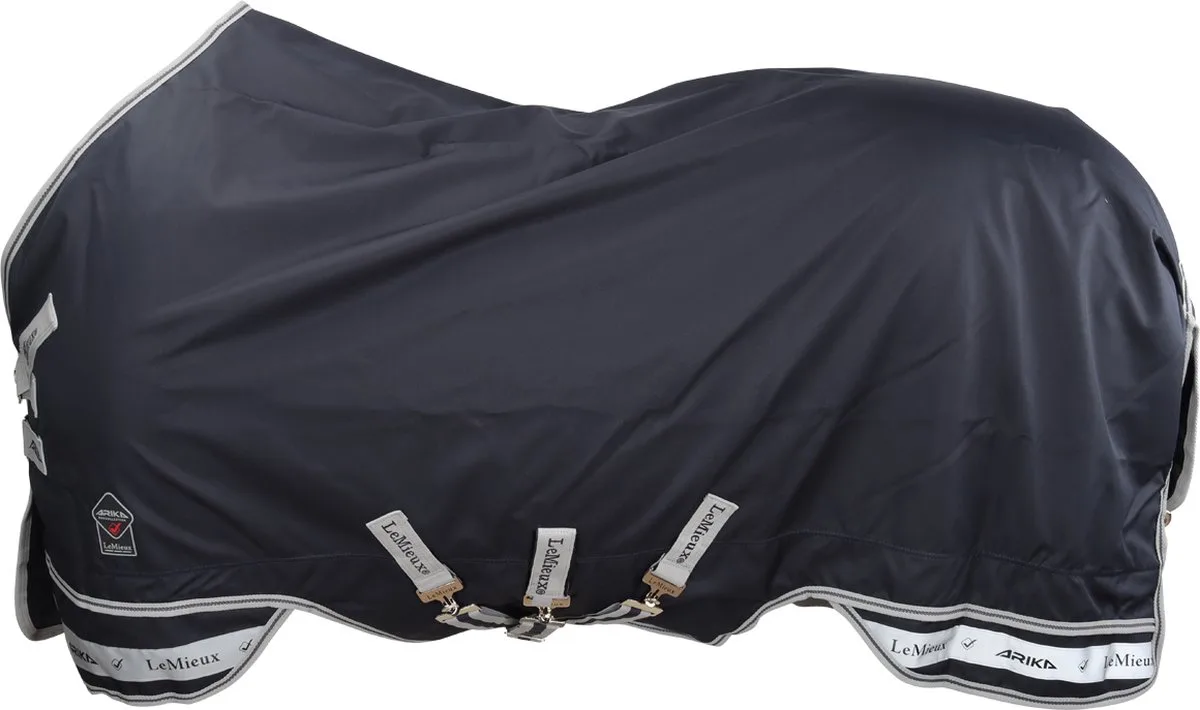 Deken Lemieux Arika Featherweight Turnout 0gr - 145/198 de LeMieux en Bleu foncé – photo produit