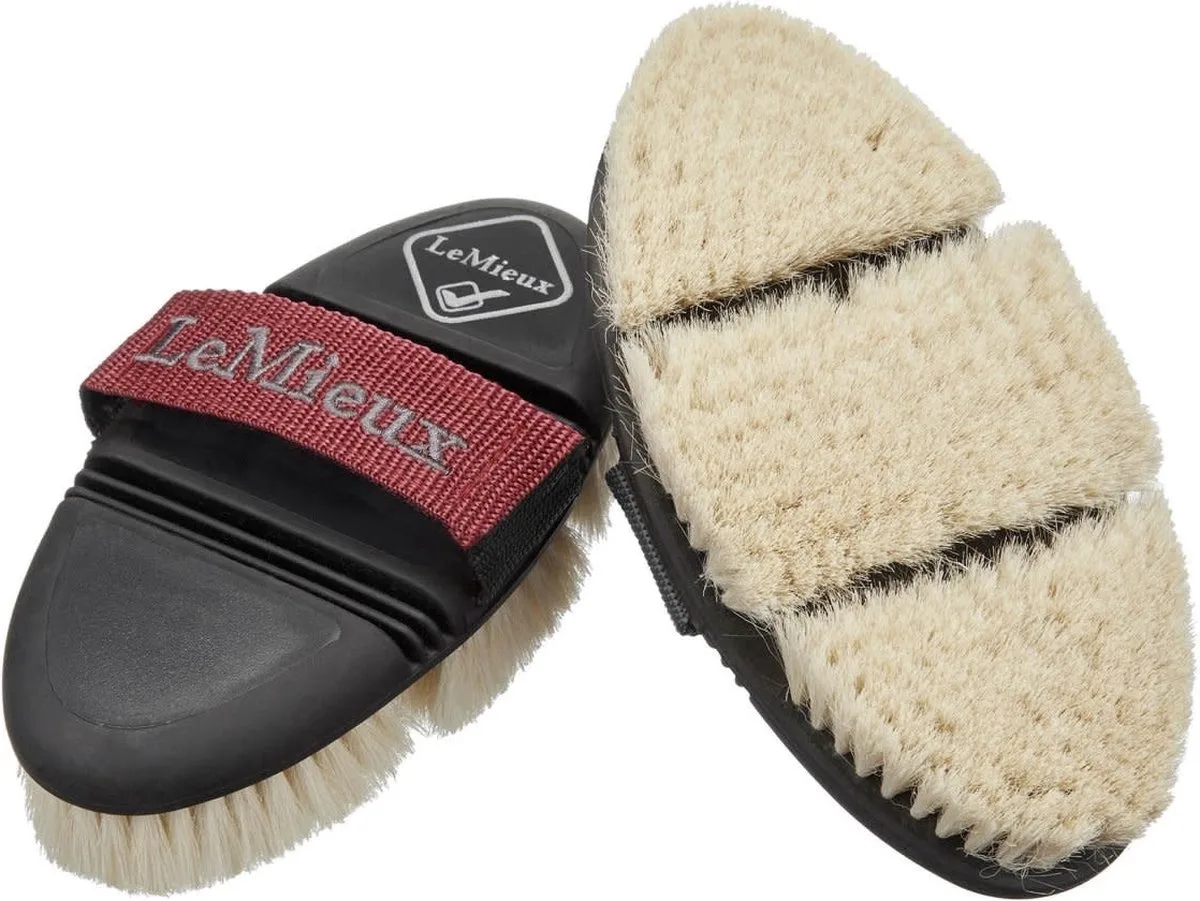 Flexi Geitenharen Body Brush från LeMieux i Svart – produktbild