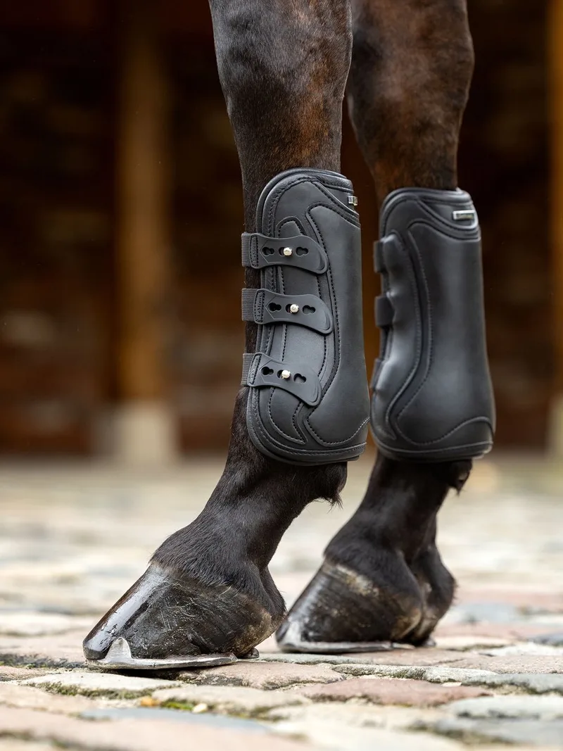 Peesbeschermers Lemieux Capella 3 Strap by LeMieux in Black – product photo
