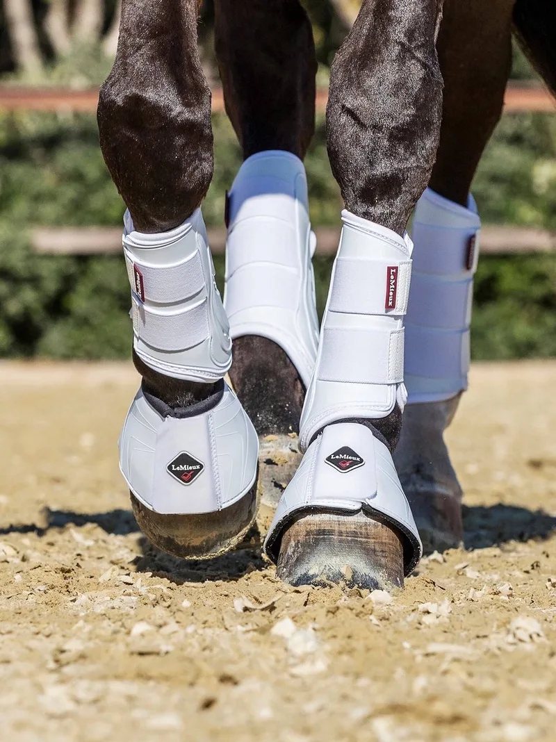 Peesbeschermers Lemieux Proshell van LeMieux in Wit – productfoto