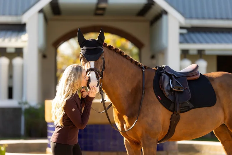 Zadeldek Finesse Square Black - Jump (S/M) | Zadeldekje paard by LeMieux in Black – product photo