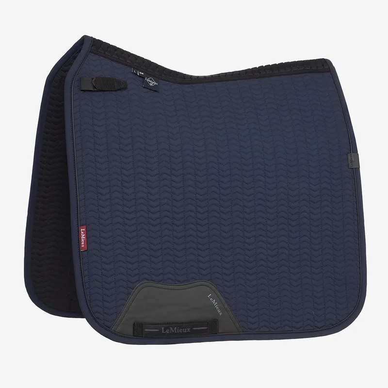 Zadeldek Finesse Square Navy - Dressuur(L) | Zadeldekje paard de LeMieux en Bleu – photo produit