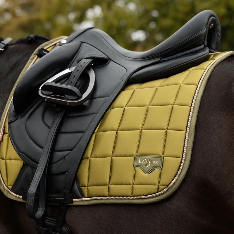 Zadeldek Lemieux Loire Classic Dressage Square de LeMieux en Vert clair – photo produit