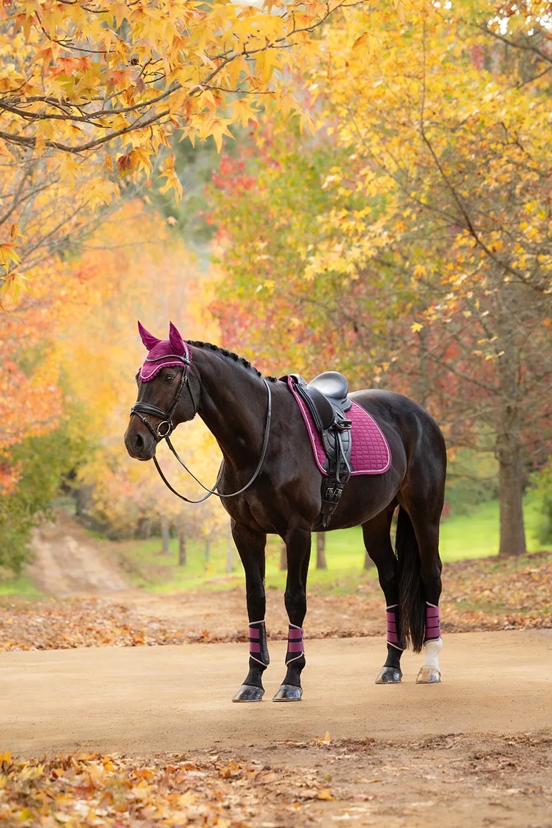 Zadeldek Lemieux Suede Dressage Square by LeMieux in Donkerroze – product photo