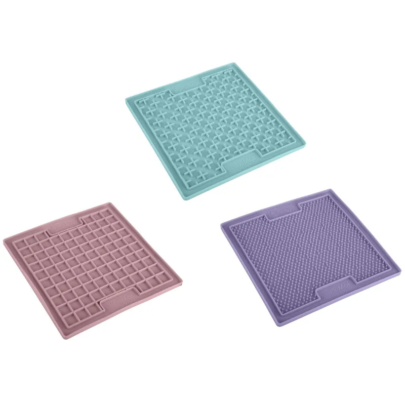 Playdate Classic Guava Futterspender gegen Fresssucht für Hunde 20x20 cm von LickiMat – Produktfoto