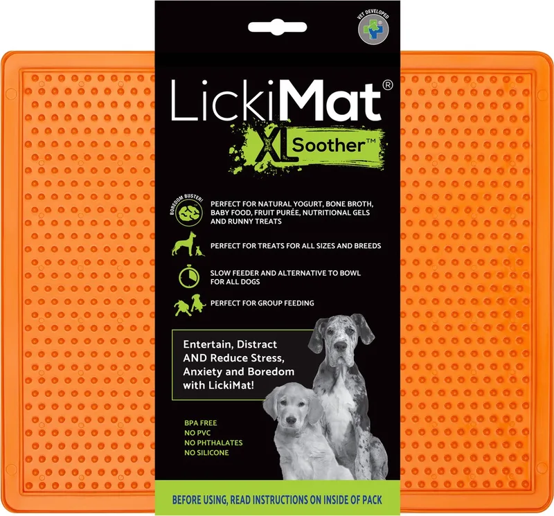 Soother Original - Slowfeeder Voermat - Hondenvoerbak - 30x25 cm von LickiMat in Orange – Produktfoto