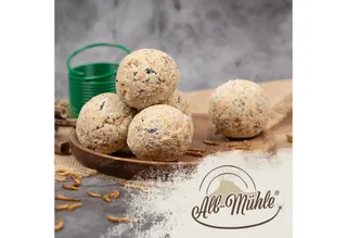 150 Lyra Pet® vetbolletjes van de Alb-Mühle, eiwitrijk met meelwormen, zonder netje, 85 g per stuk by Lyra Pet – product photo 4 of 5