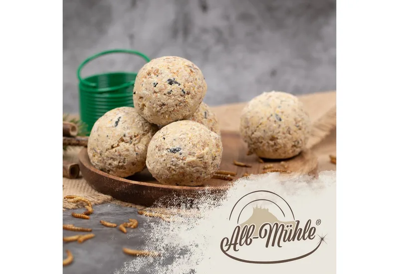 150 Lyra Pet® vetbolletjes van de Alb-Mühle, eiwitrijk met meelwormen, zonder netje, 85 g per stuk by Lyra Pet – product photo 4 of 5