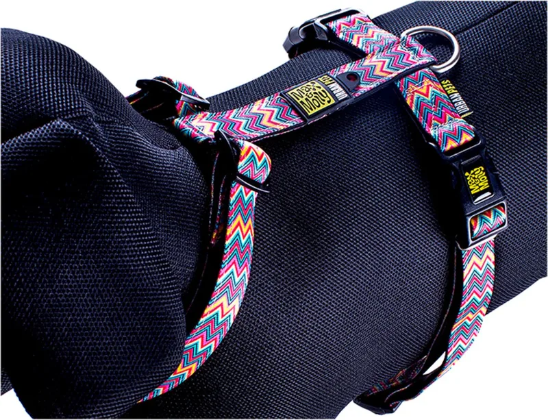 Vintage Pink Harnas / Hondentuigje - Polyester - L - Halsomvang: 46 - 77 cm - Borstomtrek: 71 - 98 cm (GELIEVE ALVORENS BESTELLEN OPMETEN) by Max & Molly in Multicolour – product photo