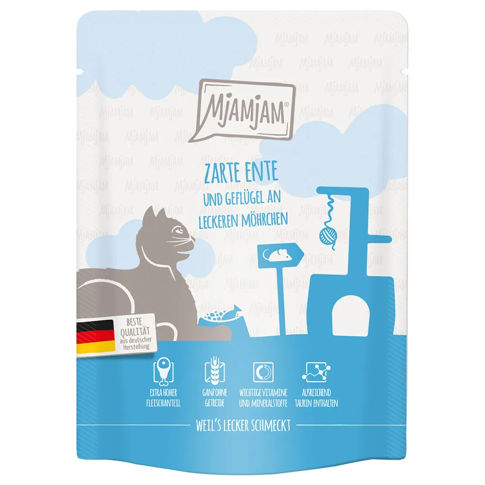 24x 300g MjAMjAM Squeeze malse eend & gevogelte met smakelijke wortelen nat kattenvoer by MjAMjAM – product photo