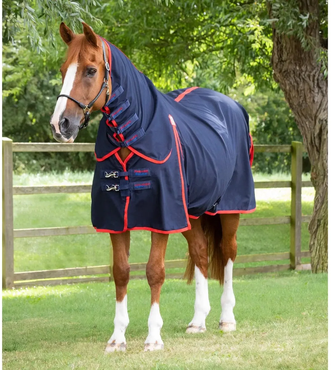 Paardenstaldeken met halsbedekking Premier Equine Combo van Premier Equine in Marine – productfoto
