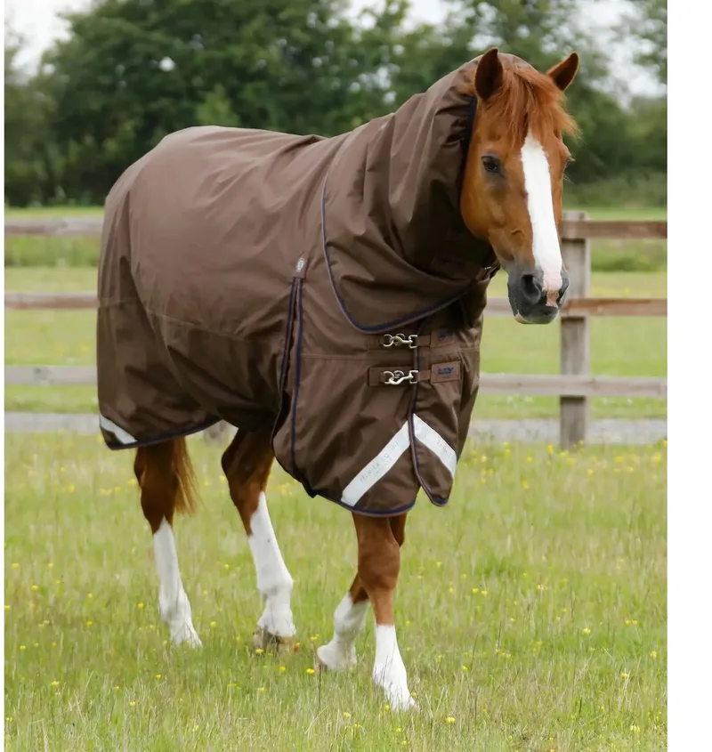 Waterdichte paardendeken met halsbedekking Premier Equine Buster 400 g de Premier Equine en Marron – photo produit