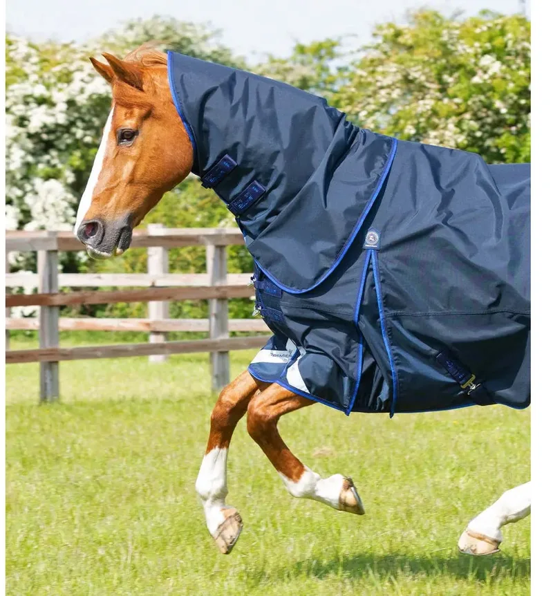 Waterdichte paardendeken met halsbedekking Premier Equine Buster 40g by Premier Equine in Marine – product photo