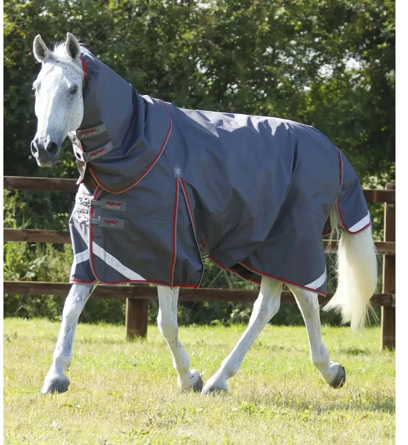 Waterdichte paardendeken met halsbedekking Premier Equine Buster 50 g by Premier Equine in Grey – product photo