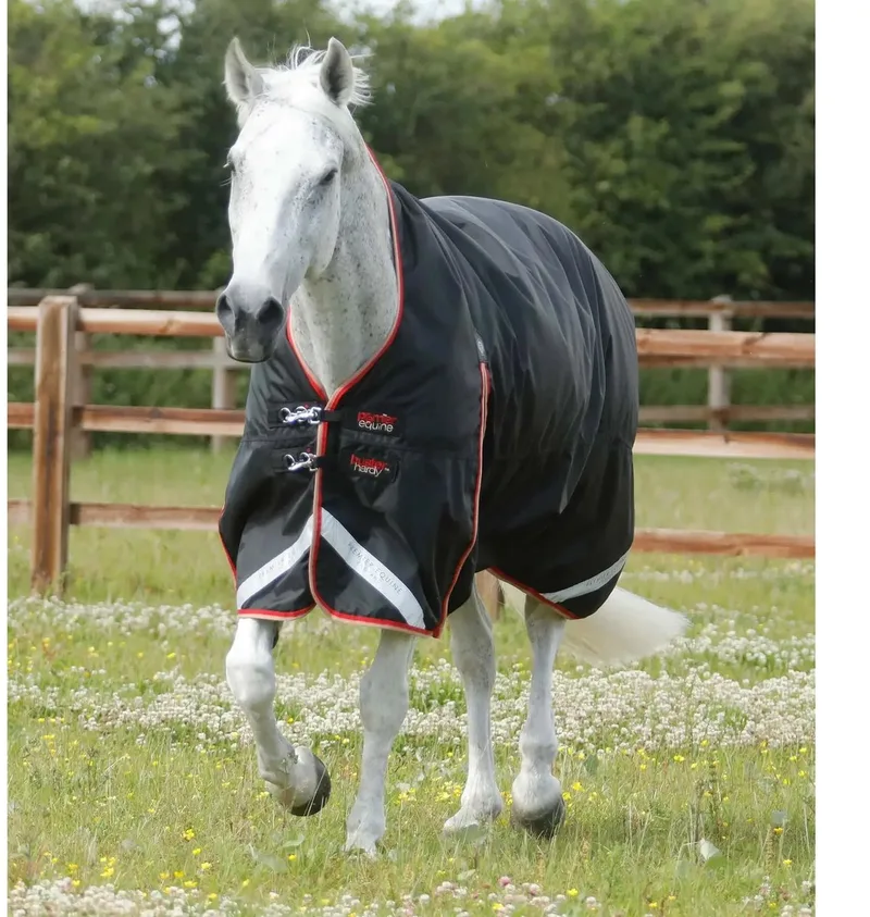 Waterdichte paardendeken Premier Equine Buster Hardy 100 g de Premier Equine en Noir – photo produit
