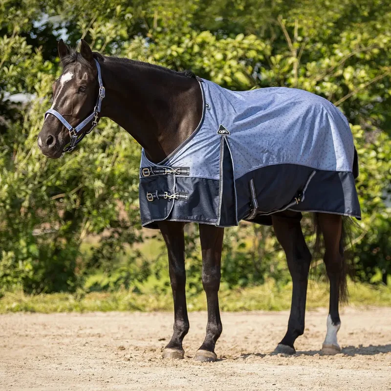 Fleecedeken voor paarden QHP by QHP in Nevelig blauw – product photo