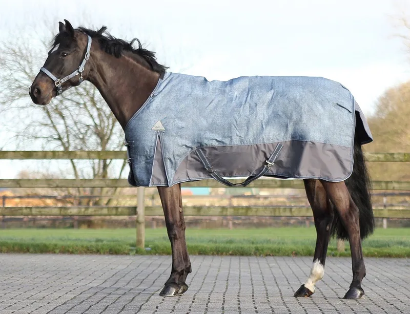 Regendeken luxe 0 gram Met fleece voering Graphite paardendeken - maat 125 by QHP in Grey – product photo