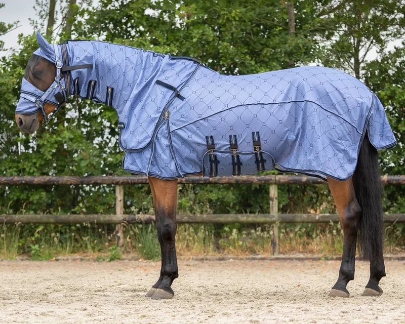 Vliegendeken collection nek+hoed - maat 105/145 by QHP in Country blue – product photo