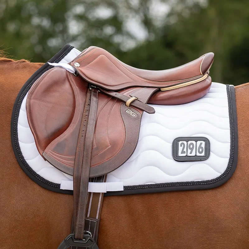Zadeldek Qhp Nummer Veelzijdigheid by QHP in Wit-zwart – product photo