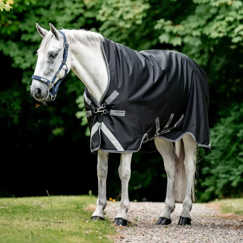 Wug Turnout Heavy 400g Paardendeken - Zwart/Onweersgrijs & Zilver, 84" (7'0") by Rambo – product photo
