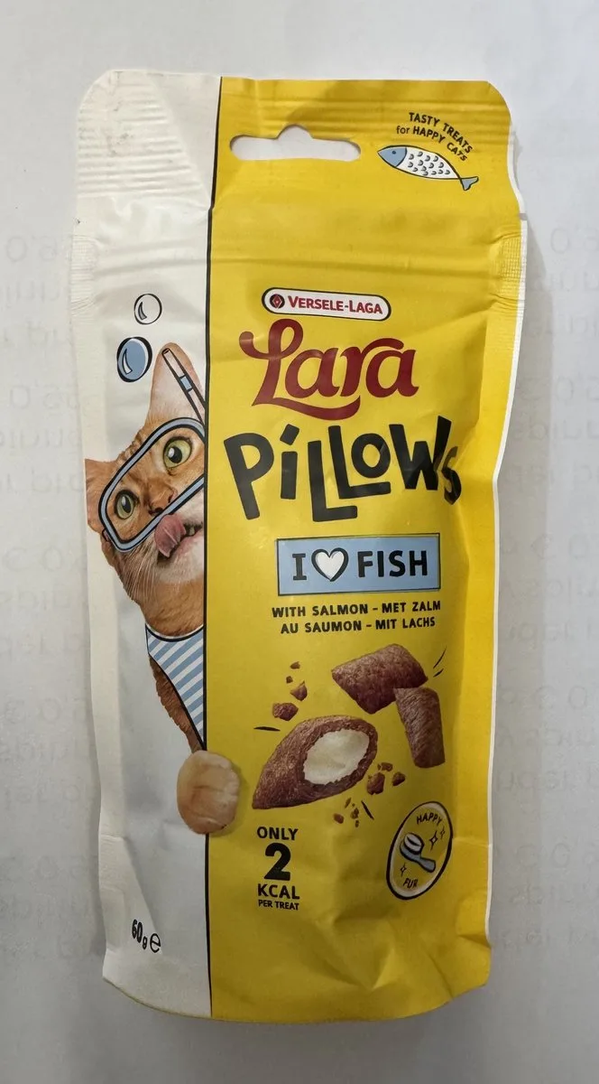 Lara Pillows Happy Chillz Treats 60gr kattensnack - Zalm by Versele-Laga – product photo