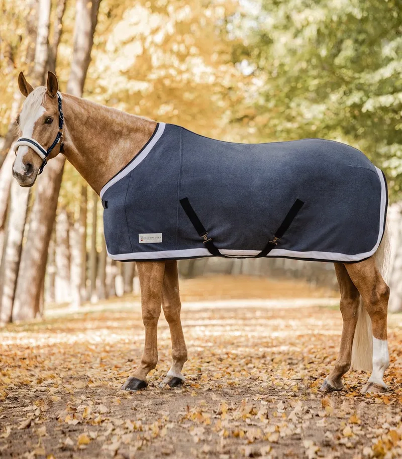 COMFORT fleecedeken Esperia Two von Waldhausen in Dunkelblau – Produktfoto