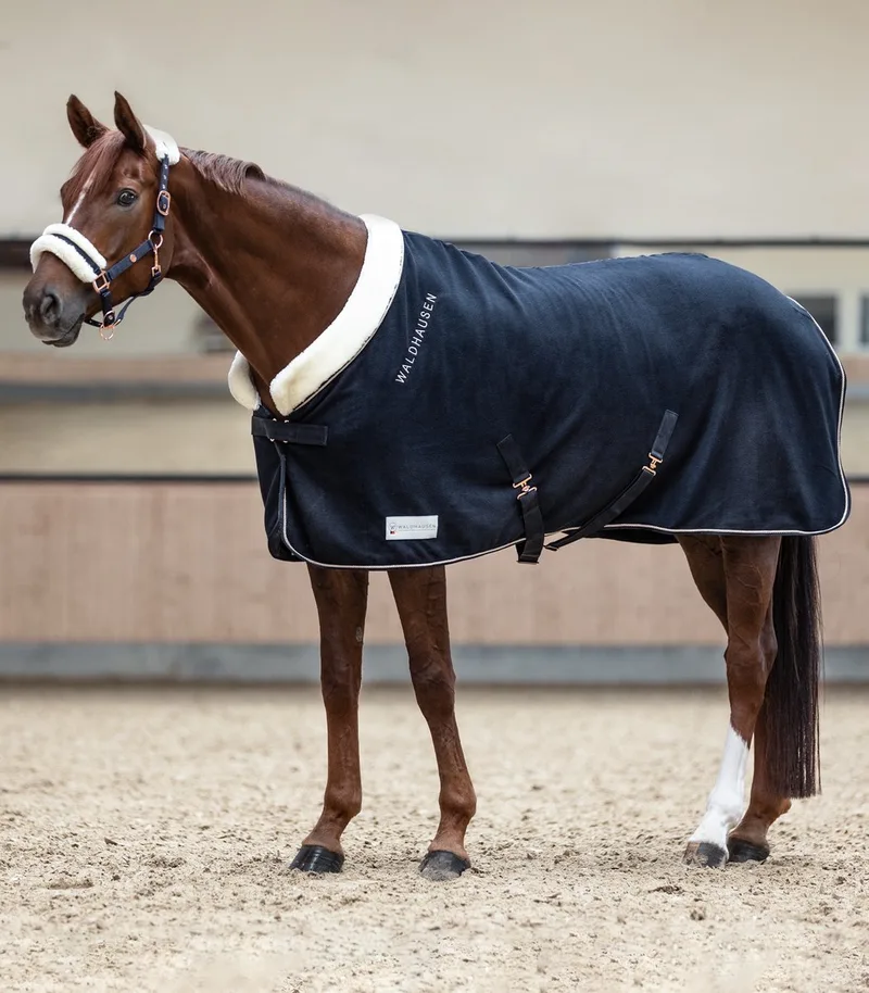 FLEECEDEKEN MODERN ROSÉ van Waldhausen in Donkerblauw – productfoto