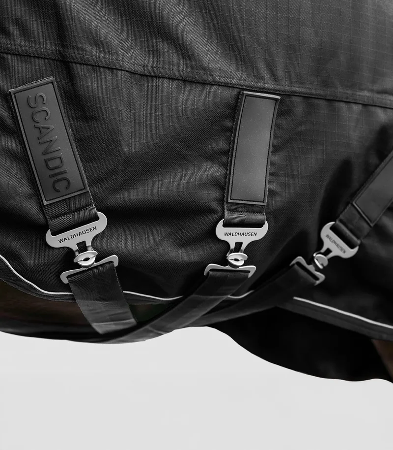 SCANDIC MULTI LAYER OUTDOORDEKEN 250 G / 100 G van Waldhausen in Zwart – productfoto