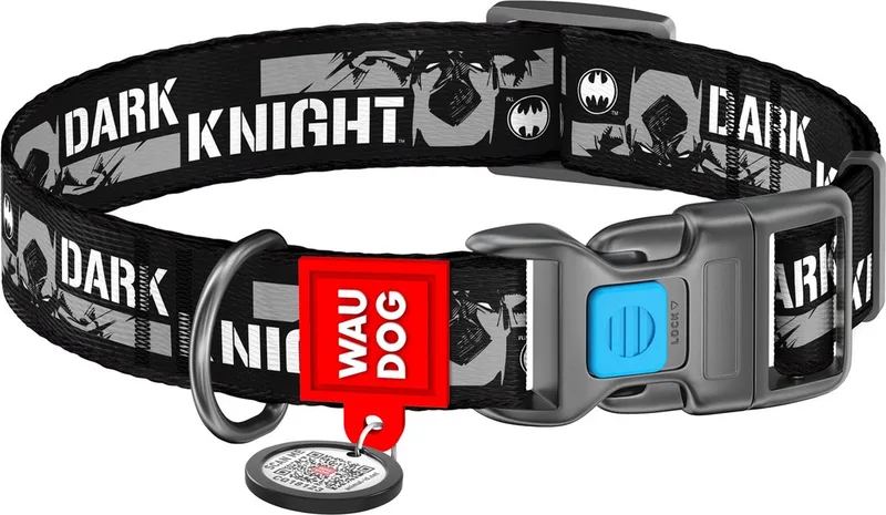 Dark Knight Halsband / Hondenhalsband - Nylon - Gratis QR-tag - Breedte: 25 mm - Nekomtrek: 35 - 58 cm (GELIEVE ALVORENS BESTELLEN OPMETEN) by Waudog in Black – product photo