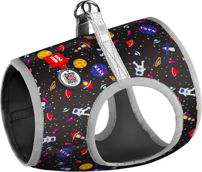 Nasa Harnas / Hondentuigje - Polyester - Reflecterend - Gratis QR tag - XS1 - Borstomtrek: 24 - 27 cm - Nekomtrek: 18 - 20 cm (GELIEVE ALVORENS BESTELLEN OPMETEN) by Waudog in Zwart met Nasa (ruimtevaart) afbeeldingen – product photo